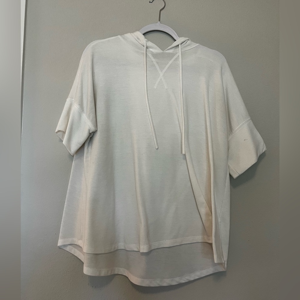 Short sleeve hoodie